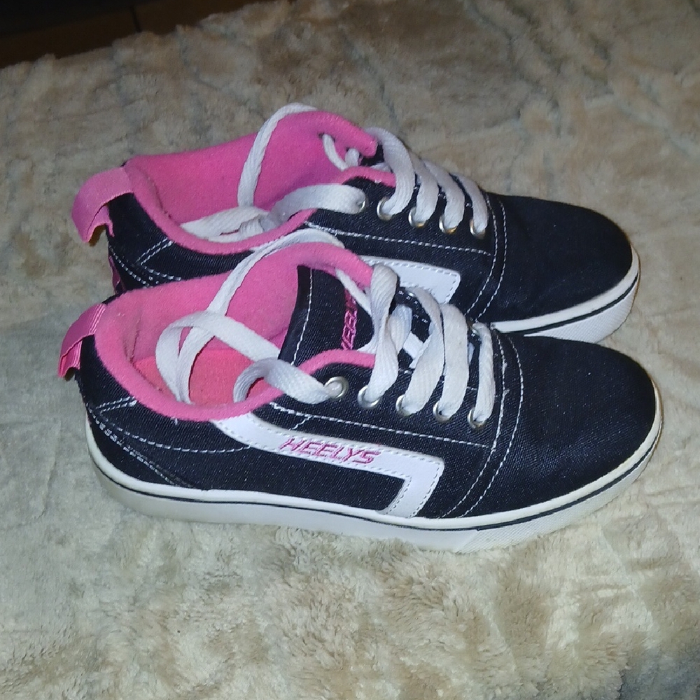 Heelys Kids Shoes - Black and Pink